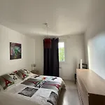 Escapade Pres Du *